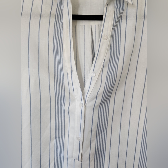 Tobi Striped V-Neck Tunic, Blue and White, Size US M - Picture 3 of 7